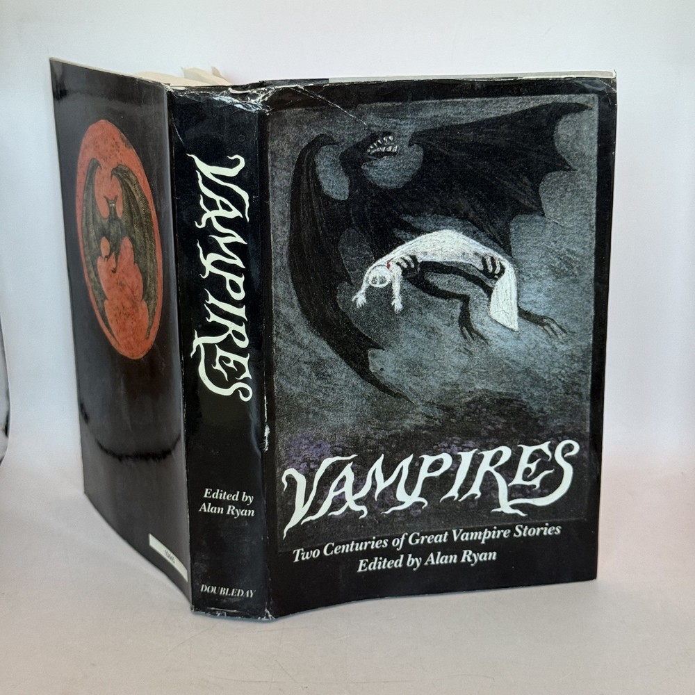 Vampires: Two Centuries of Great Vampire Stories Edited by Alan Ryan 1987 HCDJ