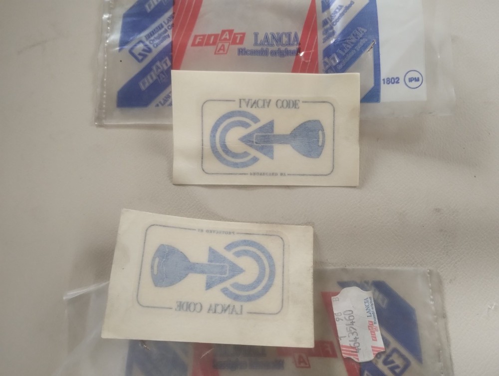 NEW PAIR OF GLASS STICKER FOR LANCIA KAPPA K DEDRA DELTA 2 CODE 46435460
