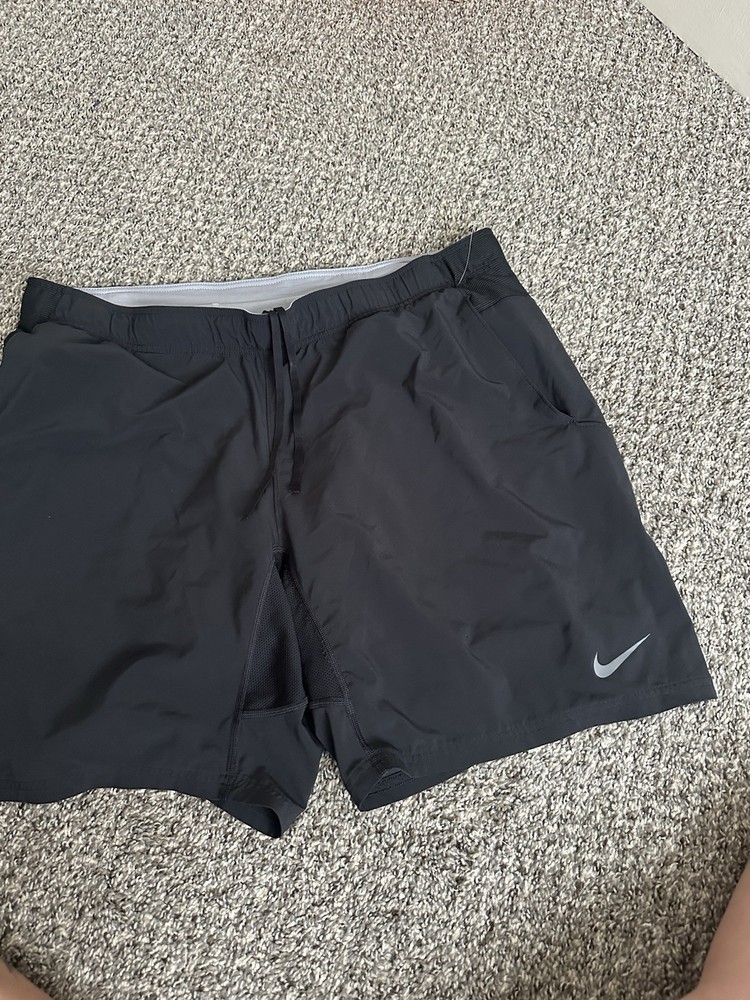Men’s Nike XL/ Running Shorts/ With Pockets