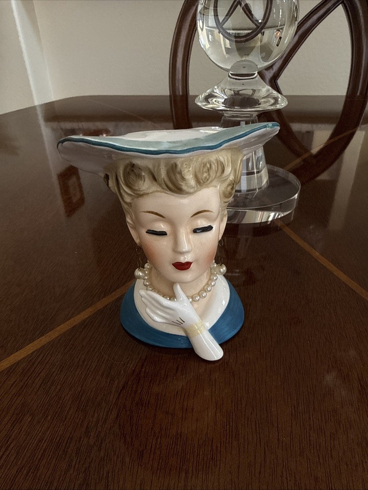 Napco Lady Head Vase C5046 Orig Sticker. Repaired wrist.
