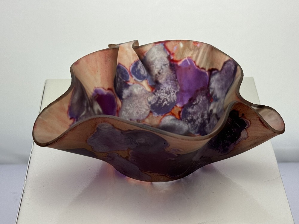 Rueven Style Frosted Art Glass Ruffled Bowl Featuring Abstract Iris Vintage Design-image