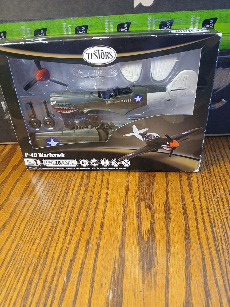 Testors 650014T P 40 Warhawk Unassembled Model Kit Age 8 & Up Skill Level 1