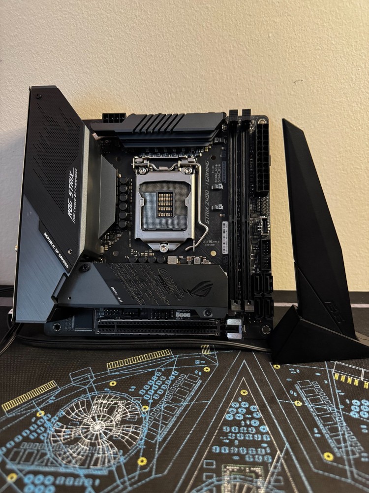 ASUS Rog Strix Z490-I LGA 1200 Mini-ITX, Intel Motherboard