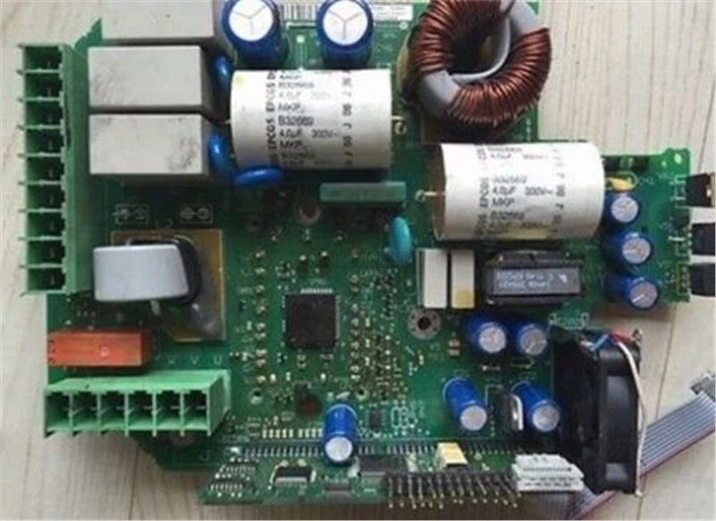 1PC Used Lenze E82MV222-4B151 2.2KW Inverter Drive Strip Module #xh