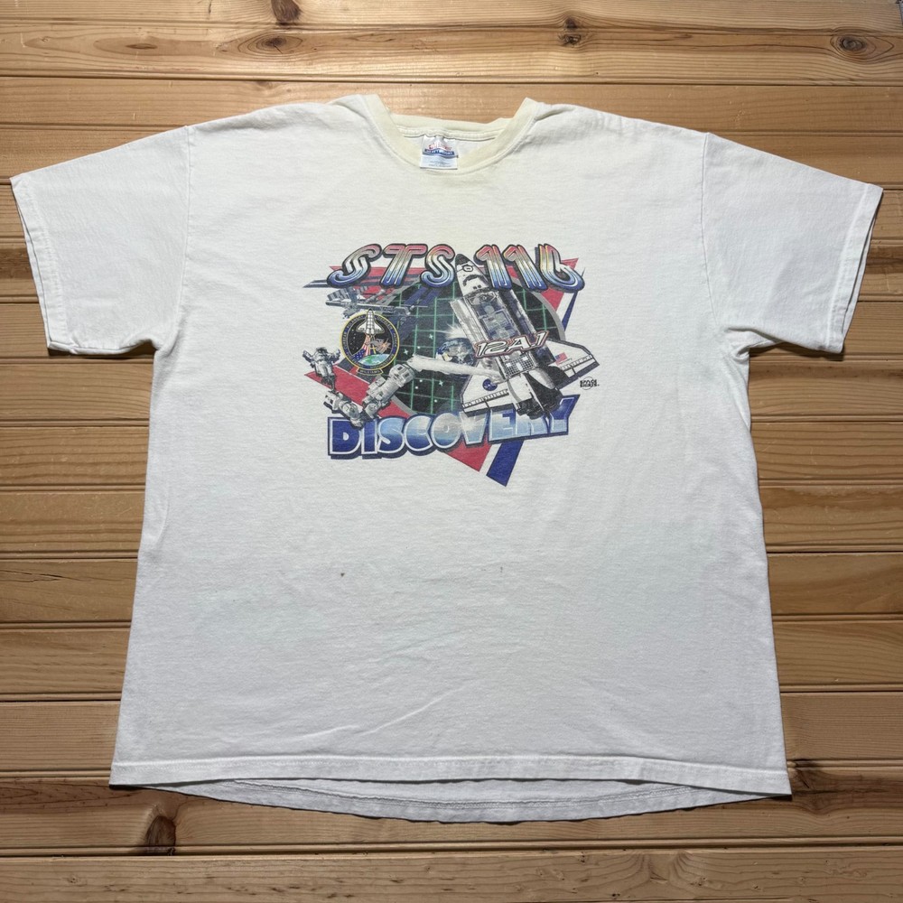 Vintage 90s Hanes STS 116 Discovery Space Shuttle Astronaut Graphic T-Shirt - XL