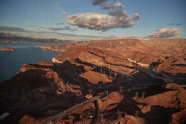 Photo:Lake Mead Hoover Dam Arizona Nevada 2018 Aerial View Mountains Water