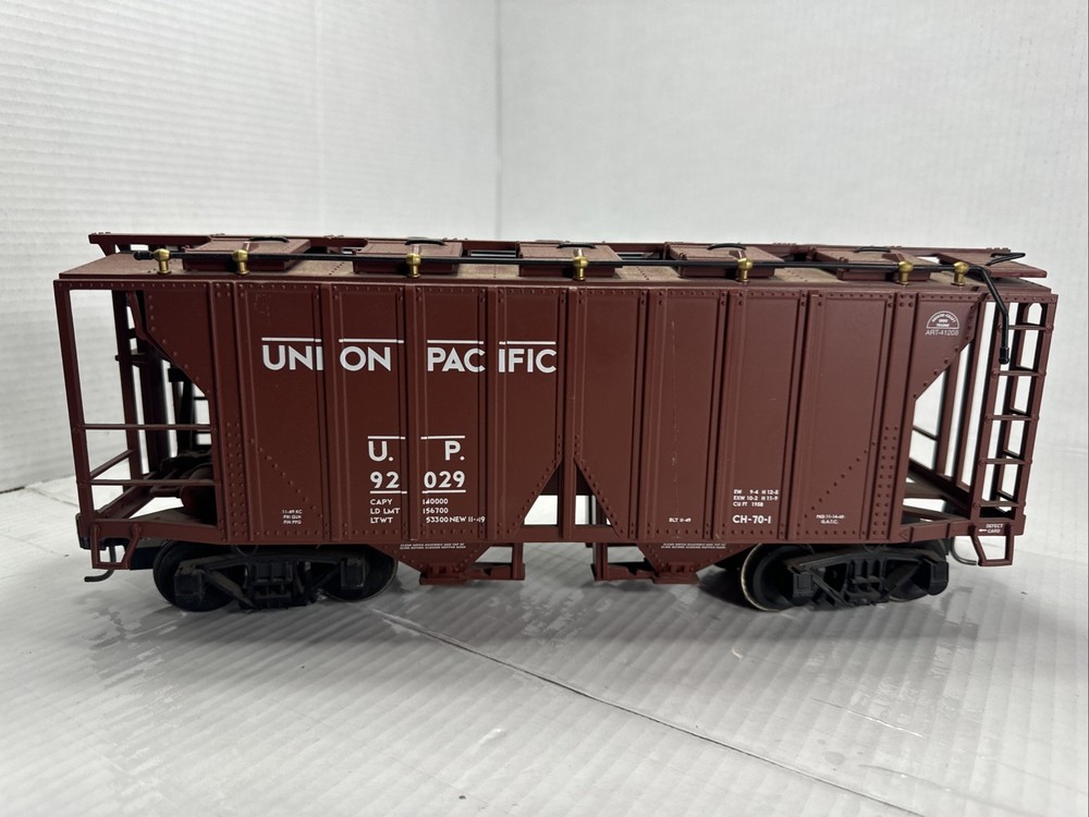 Aristocraft G Scale 2 Bay Union Pacific Hopper Car #41208 W Metal Wheels