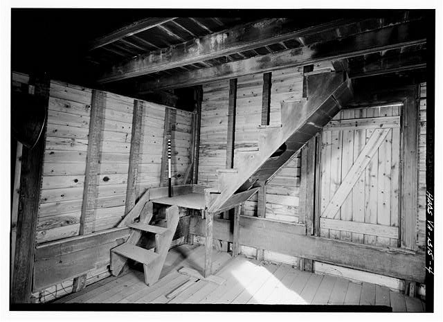 4. INTERIOR VIEW STAIRS NORTHEAST CORNER FIRST-FLOOR ROOM - Kelly House, Main
