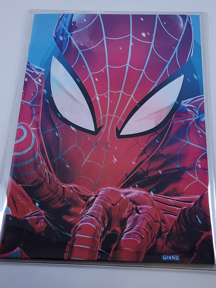 ULTIMATE SPIDER-MAN #14 JOHN GIANG EXCLUSIVE VIRGIN VARIANT LTD 1000 Marvel Comi