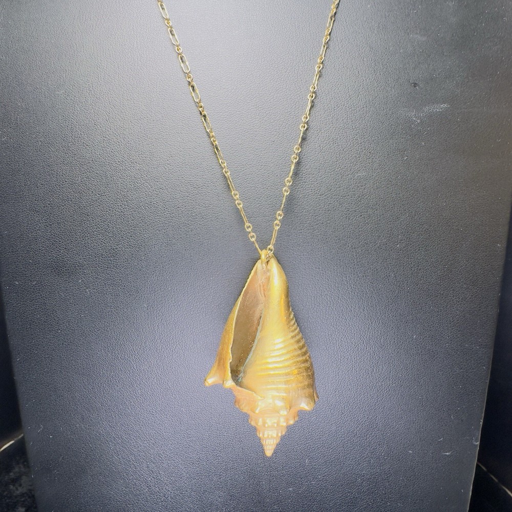 1/20 14k Gold Filled Oval Link Chain Seashell Pendant Necklace 24”  Conch Shell