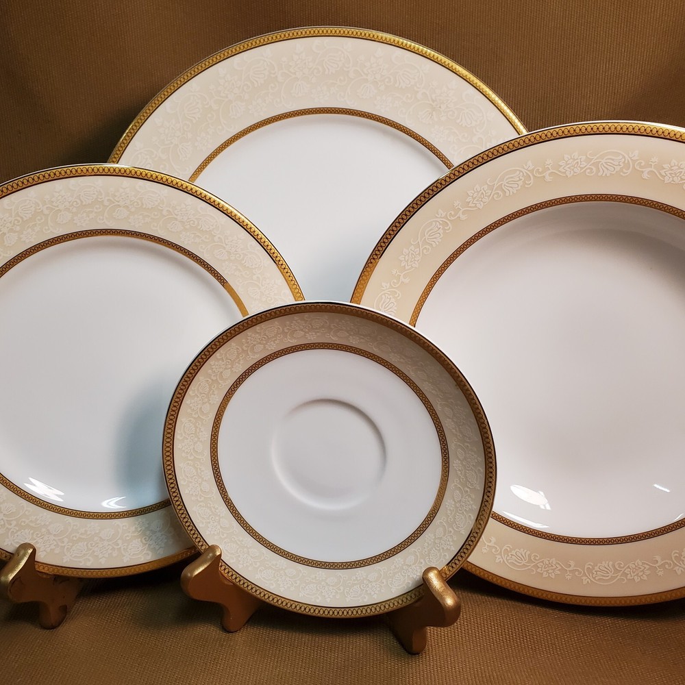 RARE Shinepukur Ceramics - Absinthe - 4 Piece Dinner Set - Excellent Condition-image