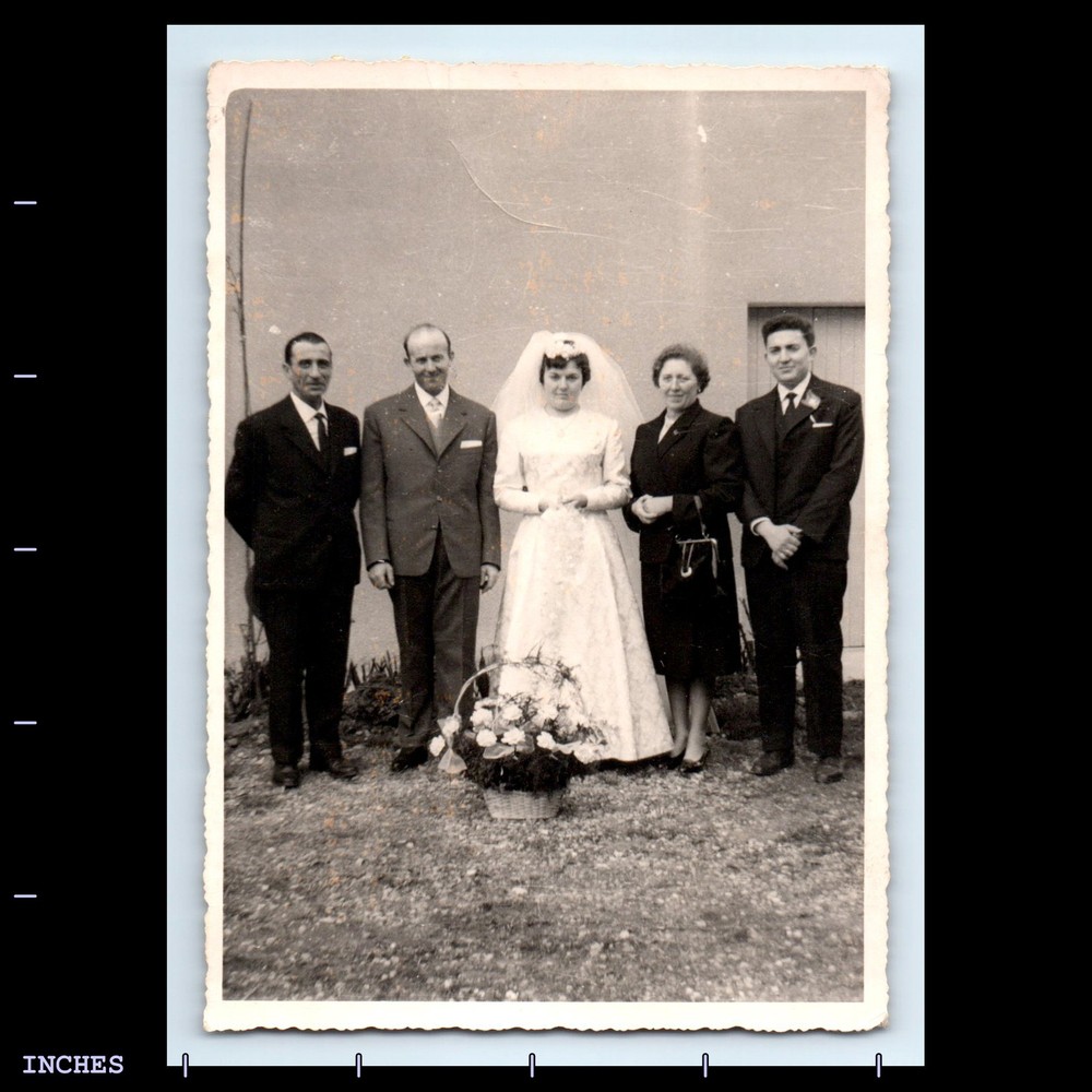 Old Vintage Photo MEN WOMEN BRIDE GROOM WEDDING DRESS FLOWERS