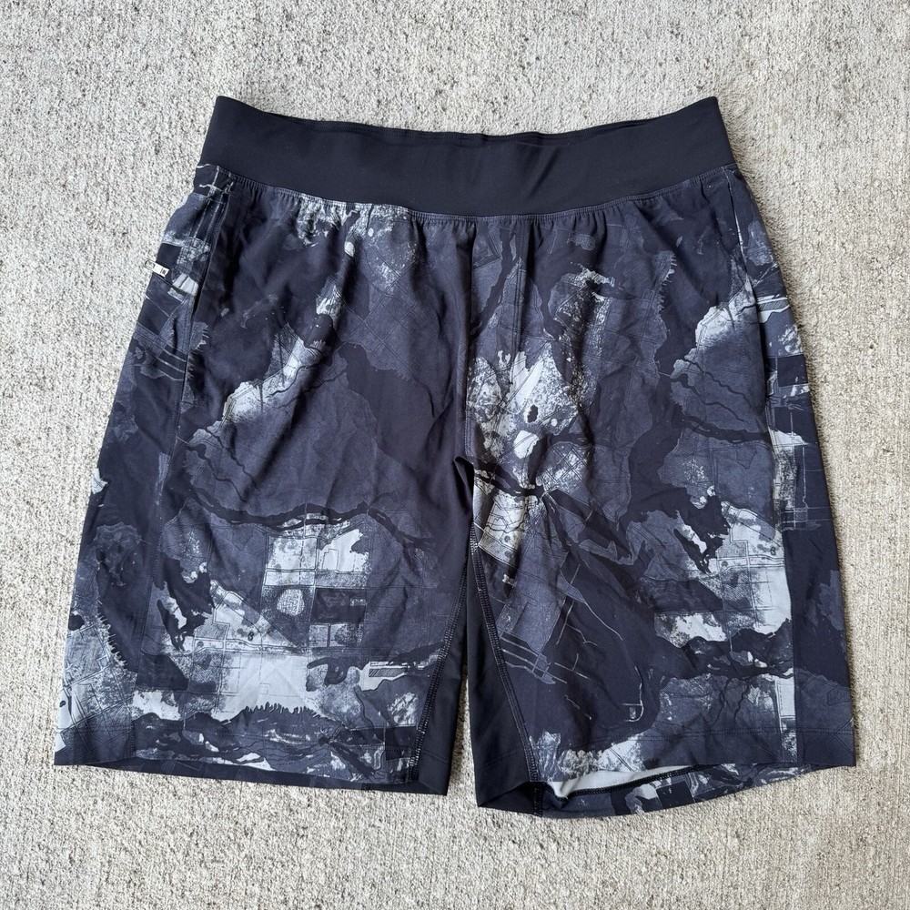 Lululemon THE Shorts Men’s Running Gym Yoga Stretch Performance Size L Pockets