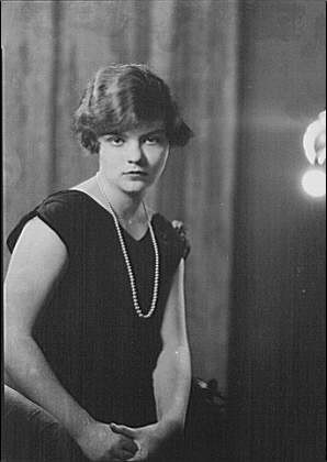 Photo:Davis,Dorothy,Miss,portrait photograph,women,Arnold Genthe,1927