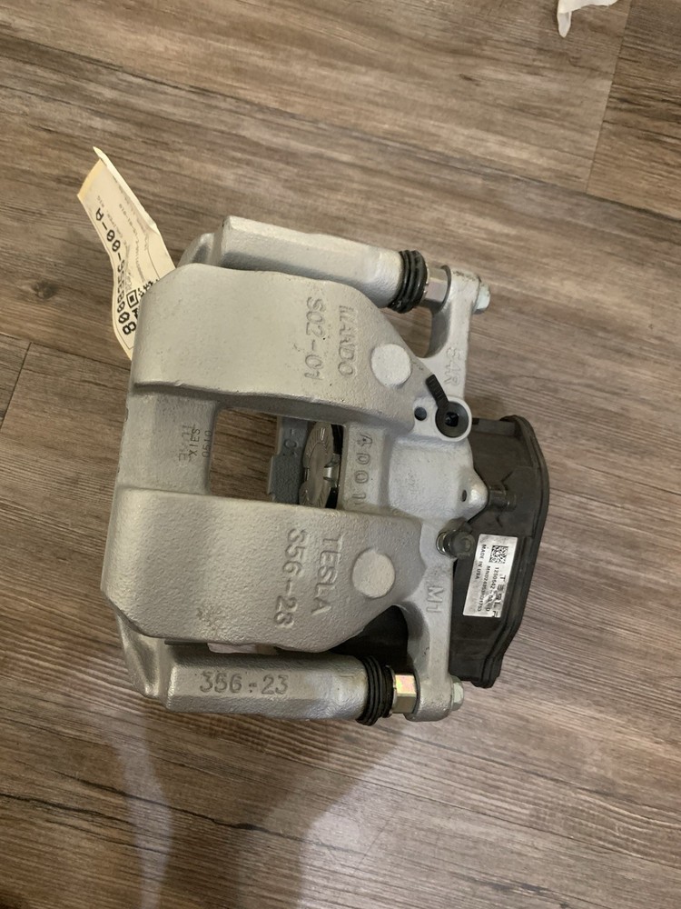NEW OEM 25 -26TESLA CYBERTRUCK BRAKE CALIPER RIGHT REAR  1250642-00-D