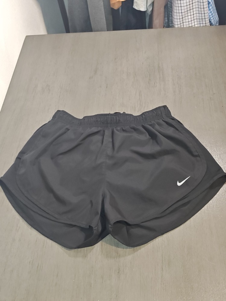 Nike Woman's Black Dri-FIT Tempo running shorts with a brief liner,Size Large