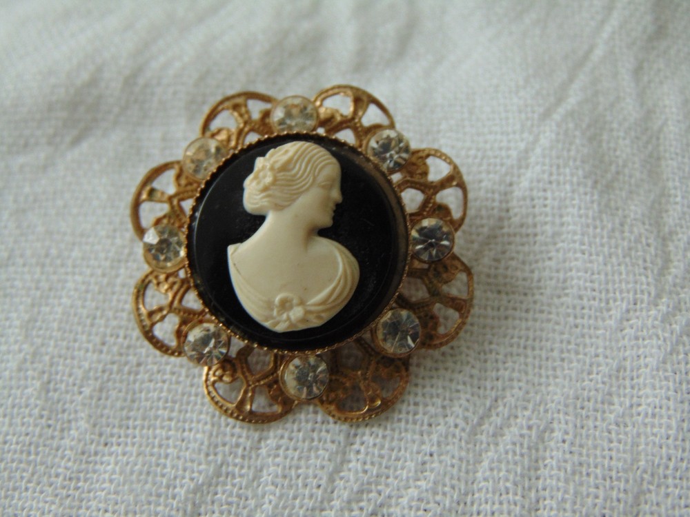 vintage antique black white clear crystals cameo brooch