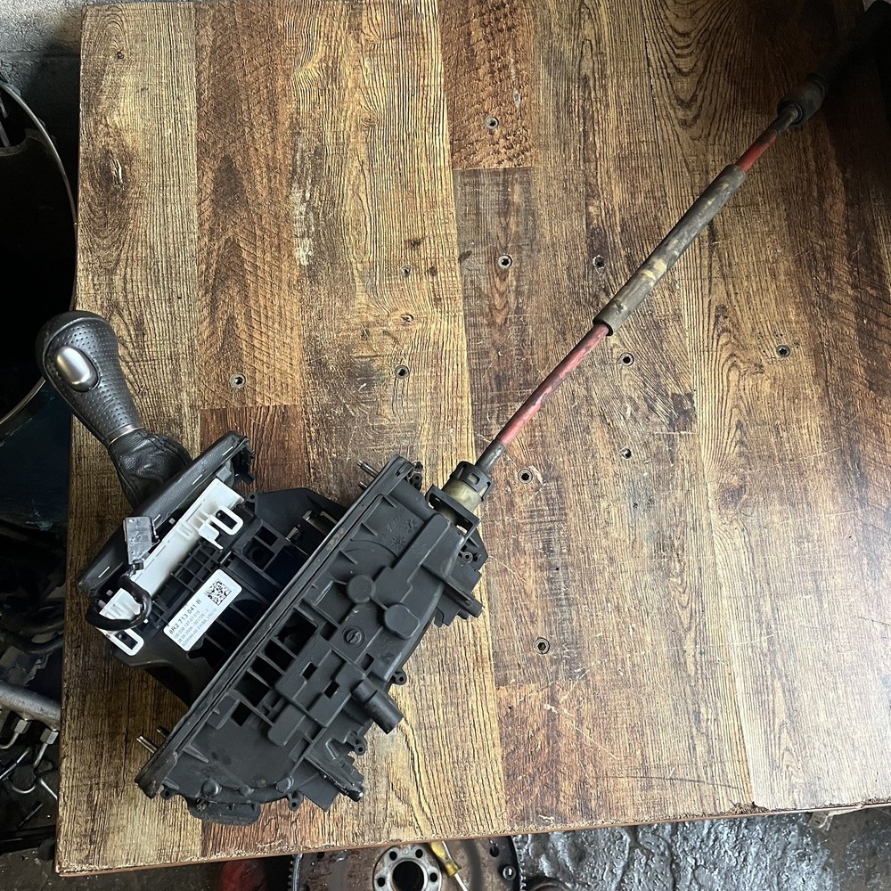 AUDI Q5 MK1 8R GEAR STICK SELECTOR SHIFTER & LINKAGE AUTOMATIC 8R2713041B 2009