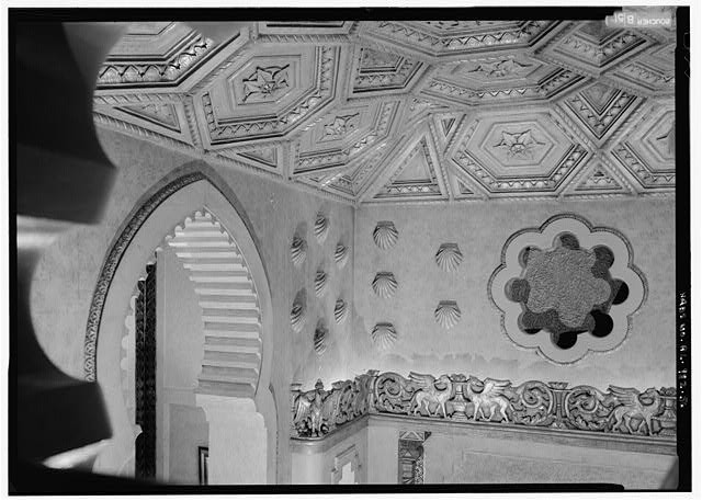 Photo:Alabama Theatre 1910s Moorish Arch Frieze Ceiling Interior