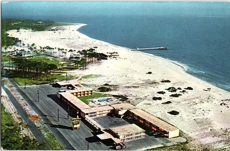 Postcard HOTEL SCENE Dauphin Island Alabama AL m/09 AJ0869