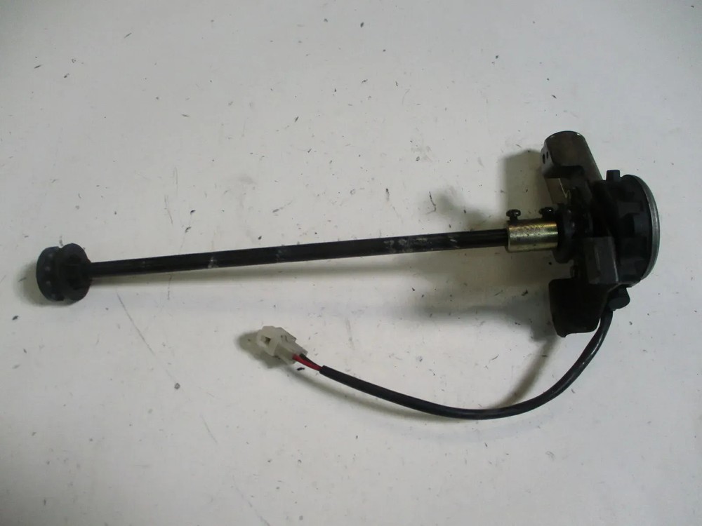 2. Suzuki GSX 1100 F GV 72 C Engine Drive Actuator Windshield Fairing