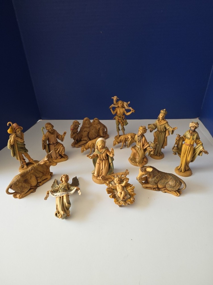 Vintage Fontanini Nativity Set Figurines (Set of 15) Depose Italy 1980s