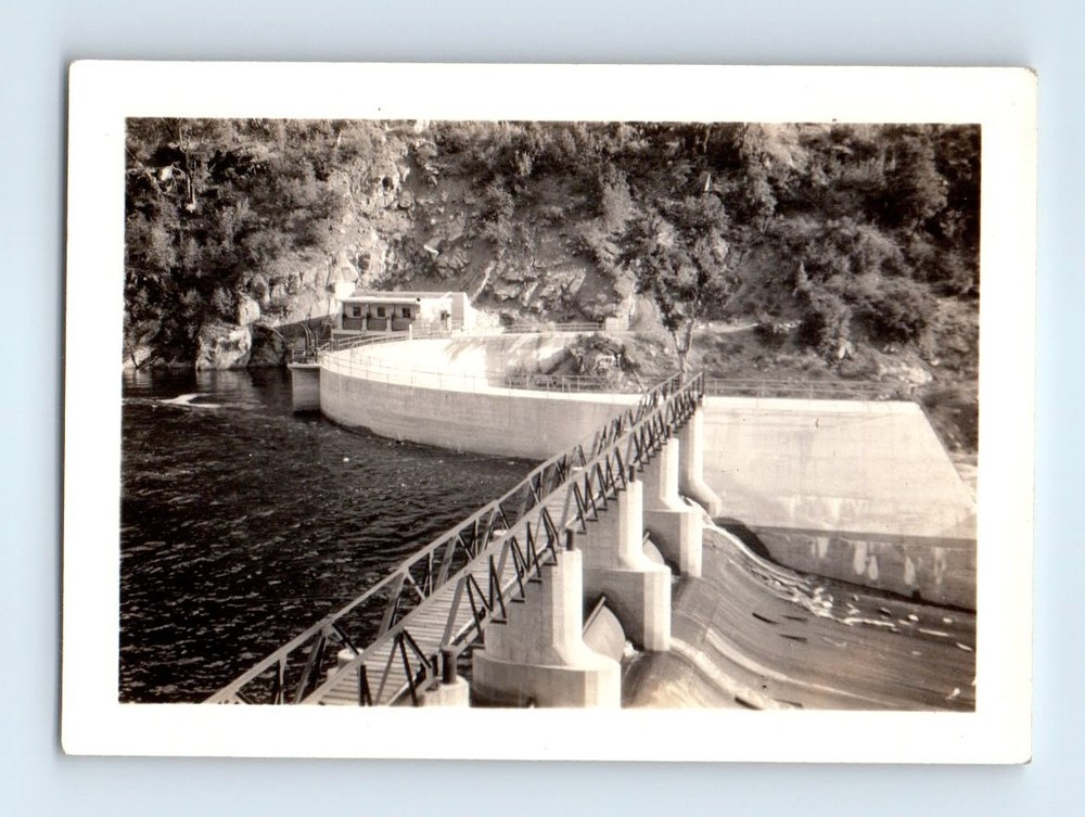 Old Vintage Photo LAKE RESERVOIR DAM SPILLWAY LANDSCAPE SNAPHOT PHOTOGRAPH