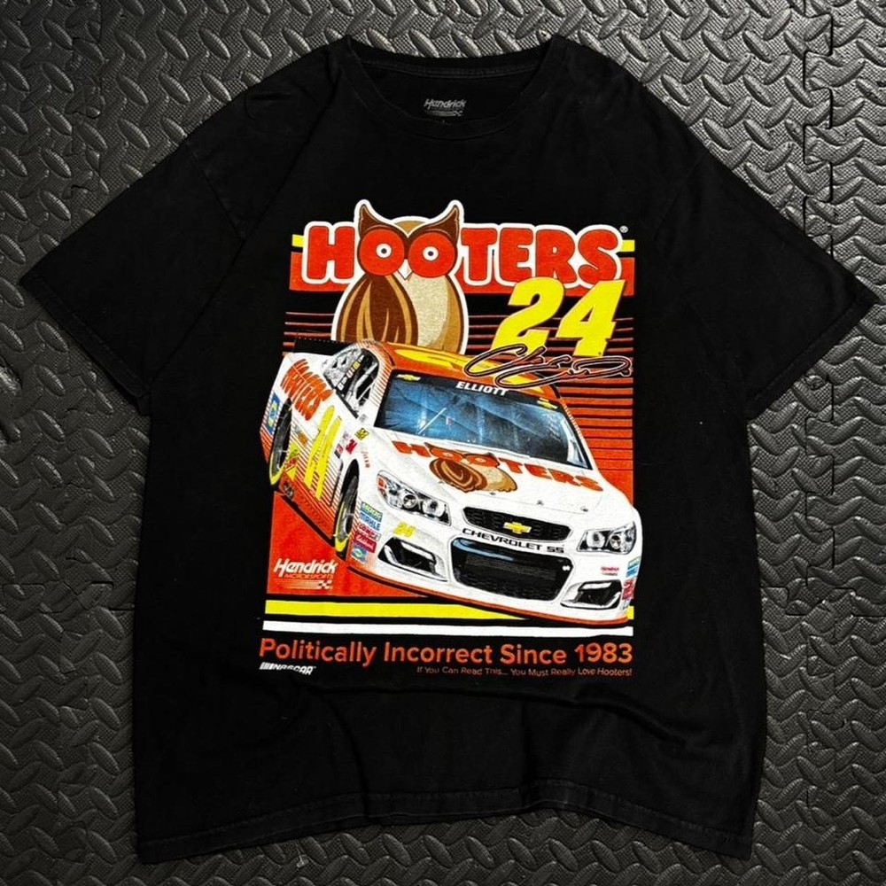 Vintage Chase Elliott black Hooters NASCAR tee