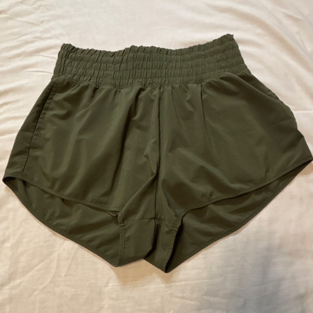 OFFLINE by Aerie Women’s Athletic Activewear Shorts Green Solid Elastic Waist