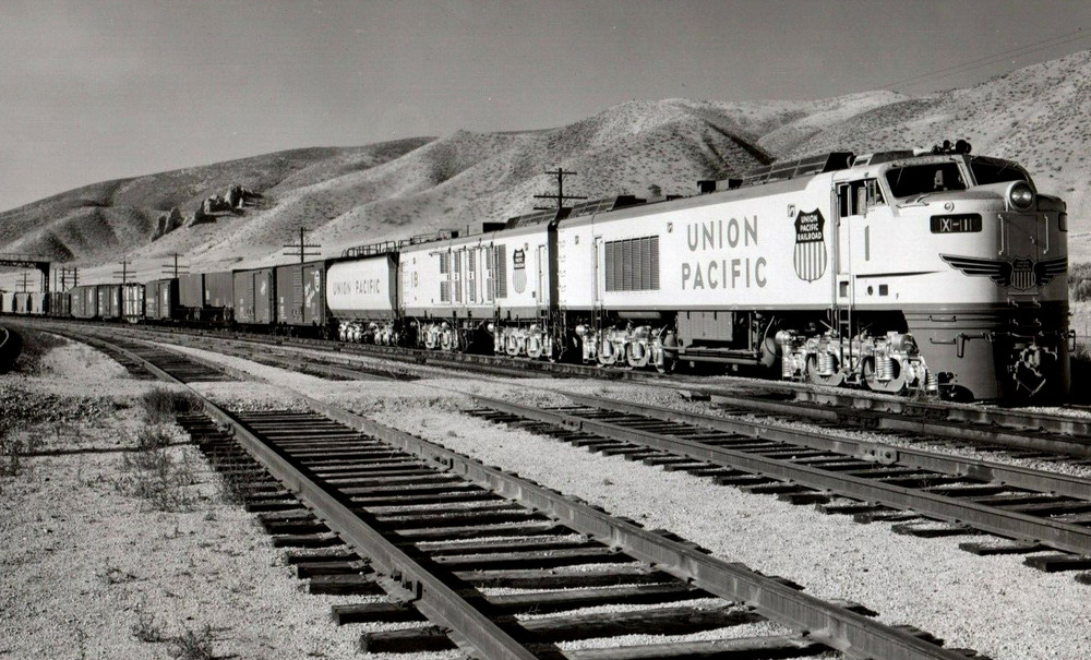 Union Pacific Railroad X-1 Gas Turbine Locomotive Freight 8X10 Photo c.1990s