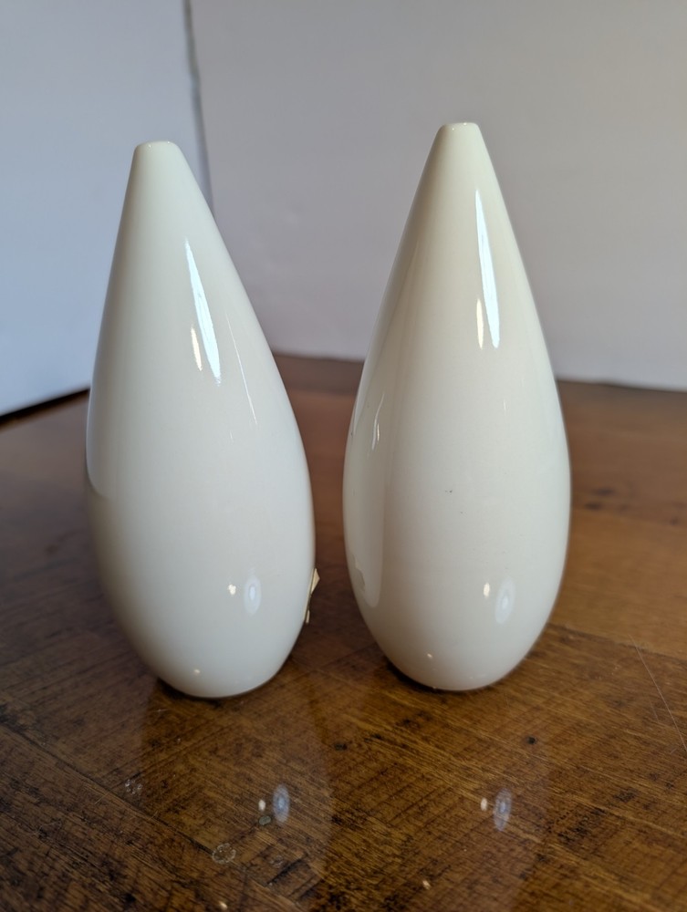 MCM Ceramic Teardrop Shape Sugar Shakers/Japan MCM