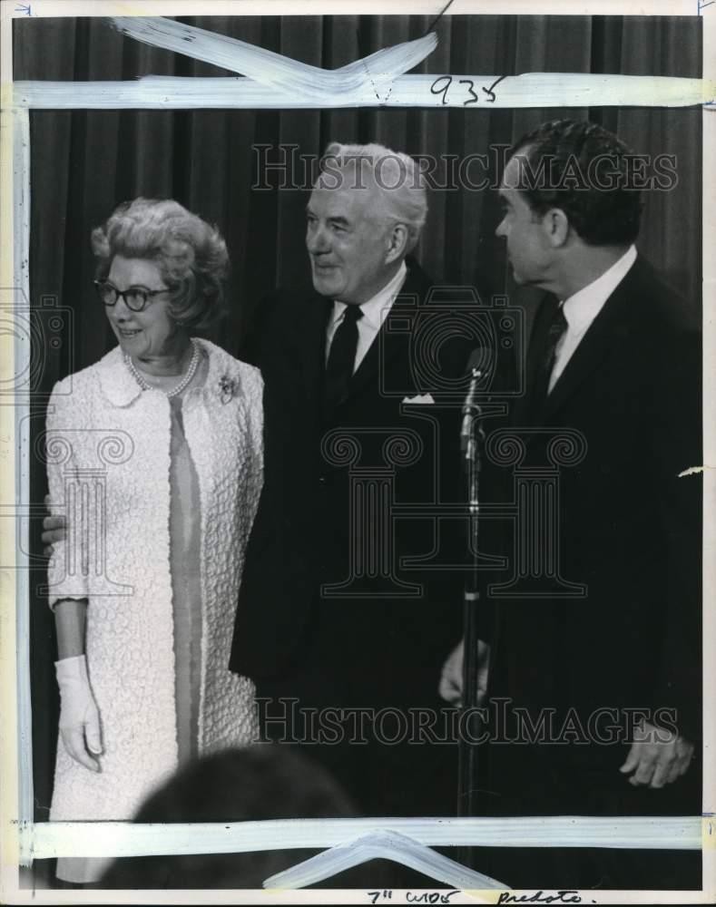 1970 Press Photo Chief Justice Warren E. Burger with Wife & President Nixon