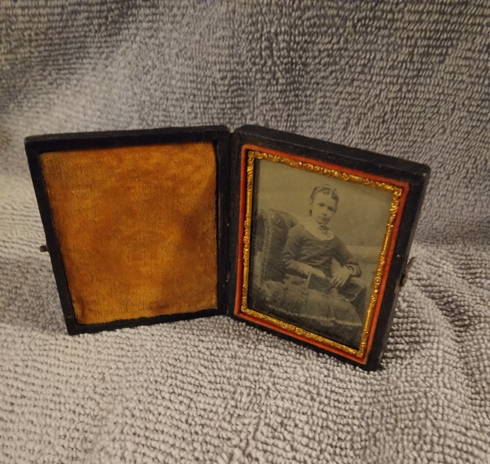 Antique 1850's Ambrotype Photos  DAGUERREOTYPE  Wood/Leather Case -