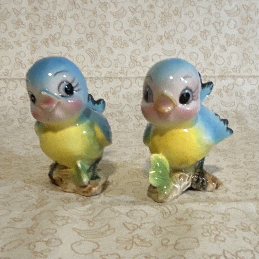 Vintage Norcrest Ceramic Bluebird Chicks Salt & Pepper Shakers Bird Figurines