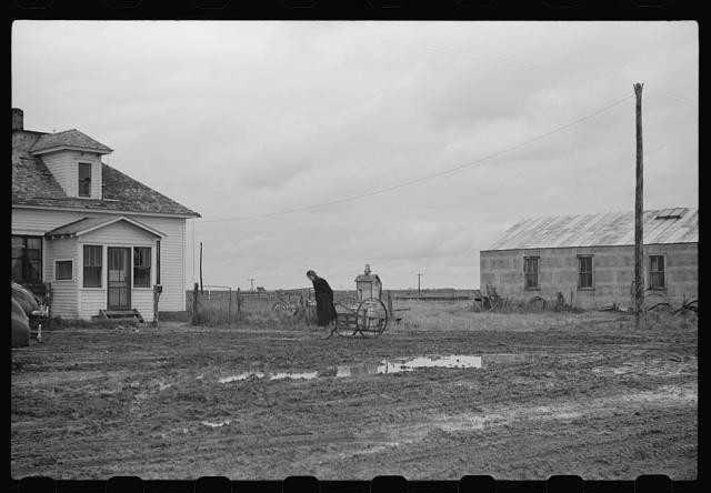 Photo:Rural Farmhouse Wagon 1930s Black and White Photograph