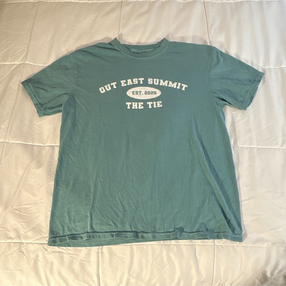 Comfort Colors Men's Blue Out East Summit Graphic Crew Neck T-Shirt L