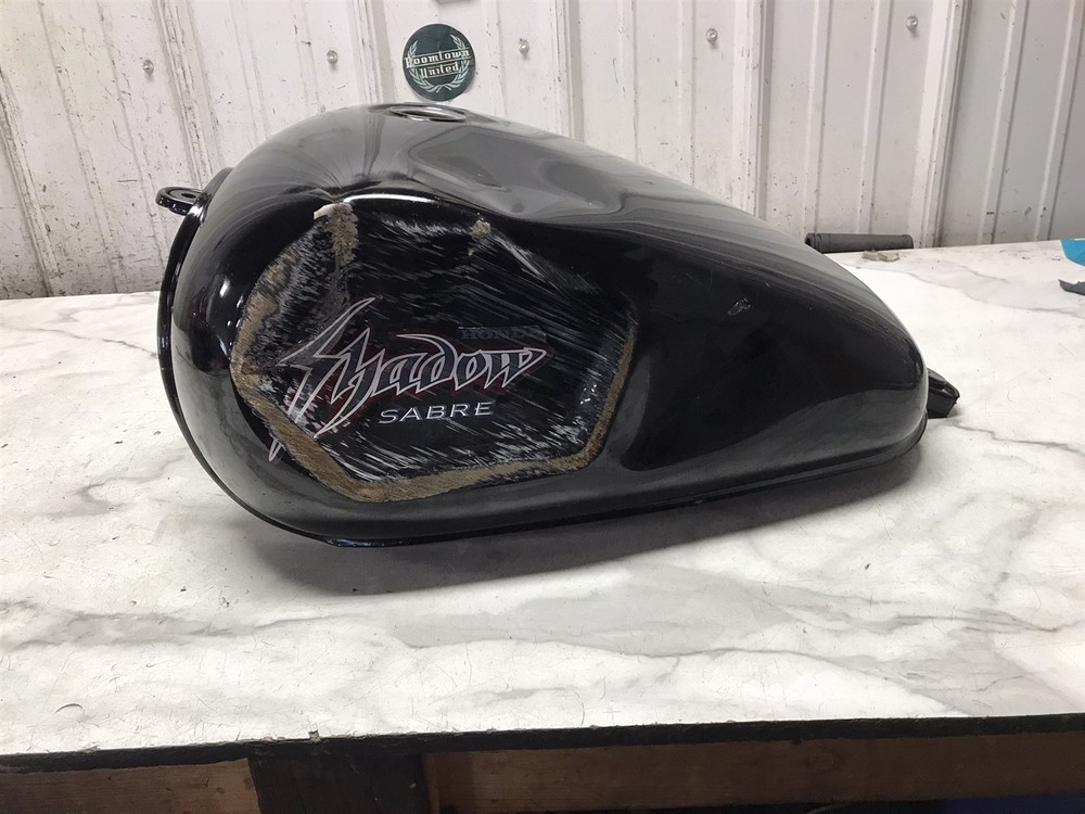 00 Honda VT1100 VT 1100 C Shadow Sabre Gas Fuel Petrol Tank