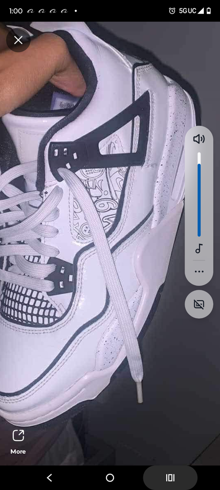 Jordan 4s in flawless condition white ane black great shoes