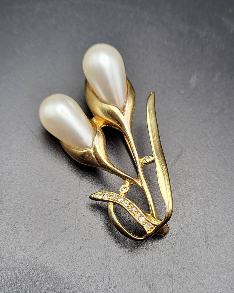 Vintage Flower Brooch Pin Gold Tone Faux Pearl & Rhinestone Costume Jewelry