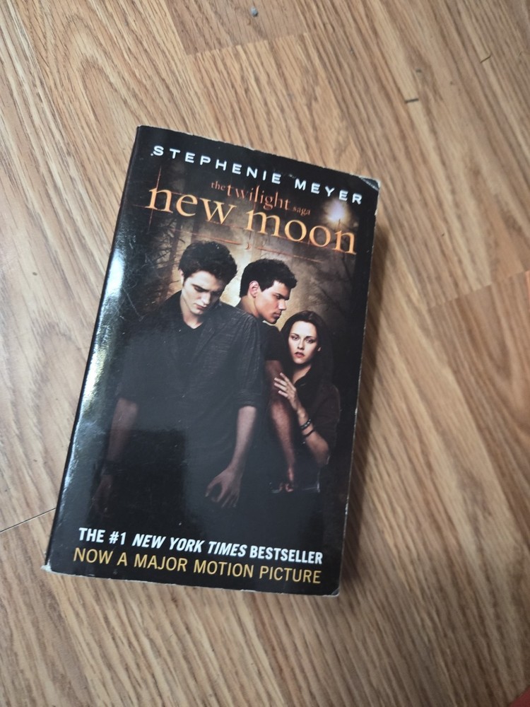 New Moon by Stephenie Meyer (2009, Mass Market)