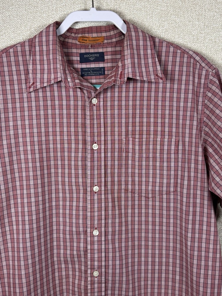 Dockers Stain Defender Mens Large Red Plaid Button Shirt Short Sleeve