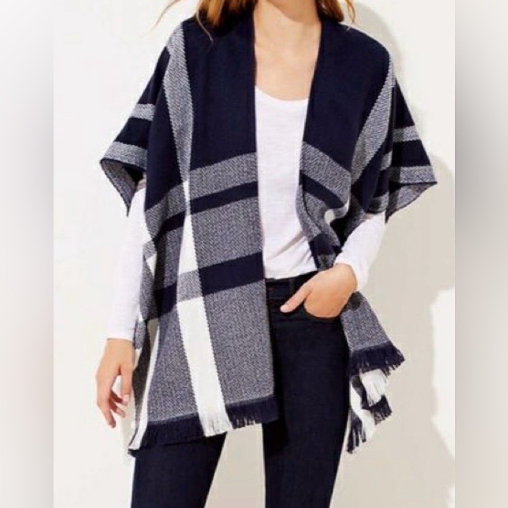 Loft Women's Poncho Wrap Plaid Fringe Navy Blue White Lightweight Size XS/Small