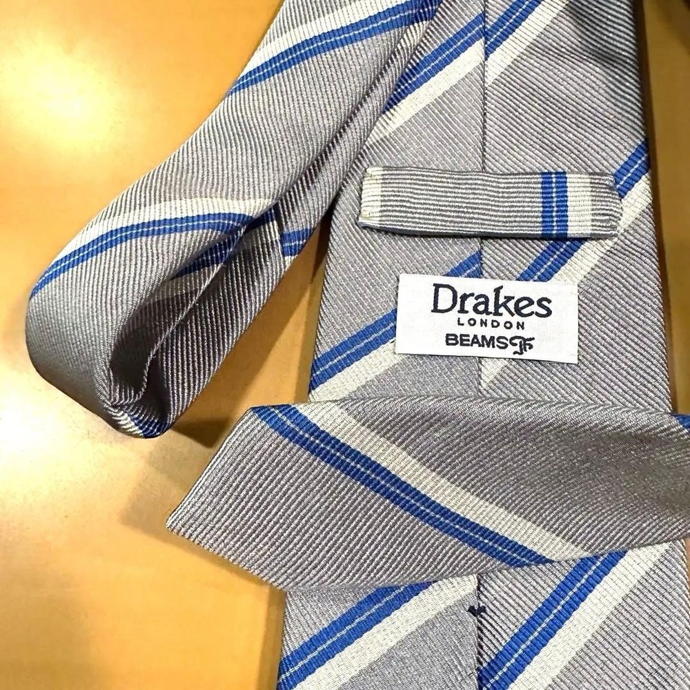 Drake's Necktie Tie All over Striped pattern Handmade in England Gray White