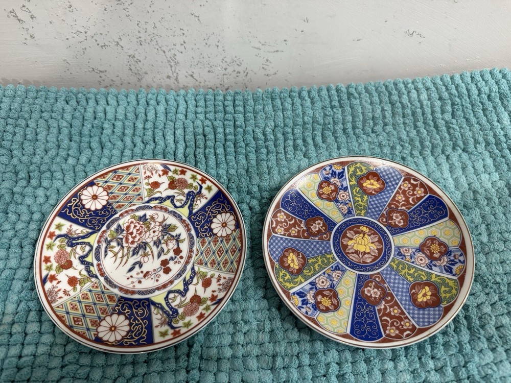 vintage Japanese Imari-style porcelain plates