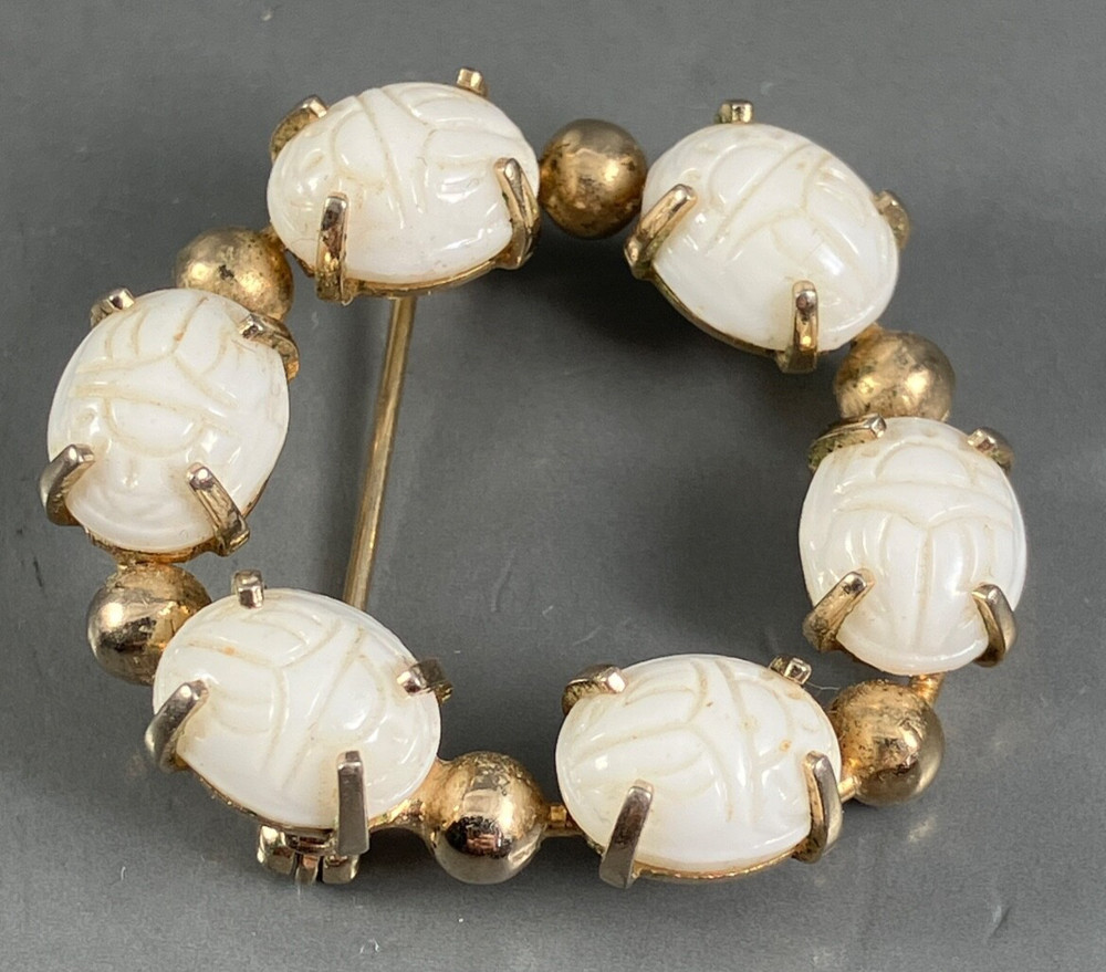 VTG WHITE MILK GLASS Carved Style SCARAB BEETLE Gold Tone BROOCH PIN Egyptian