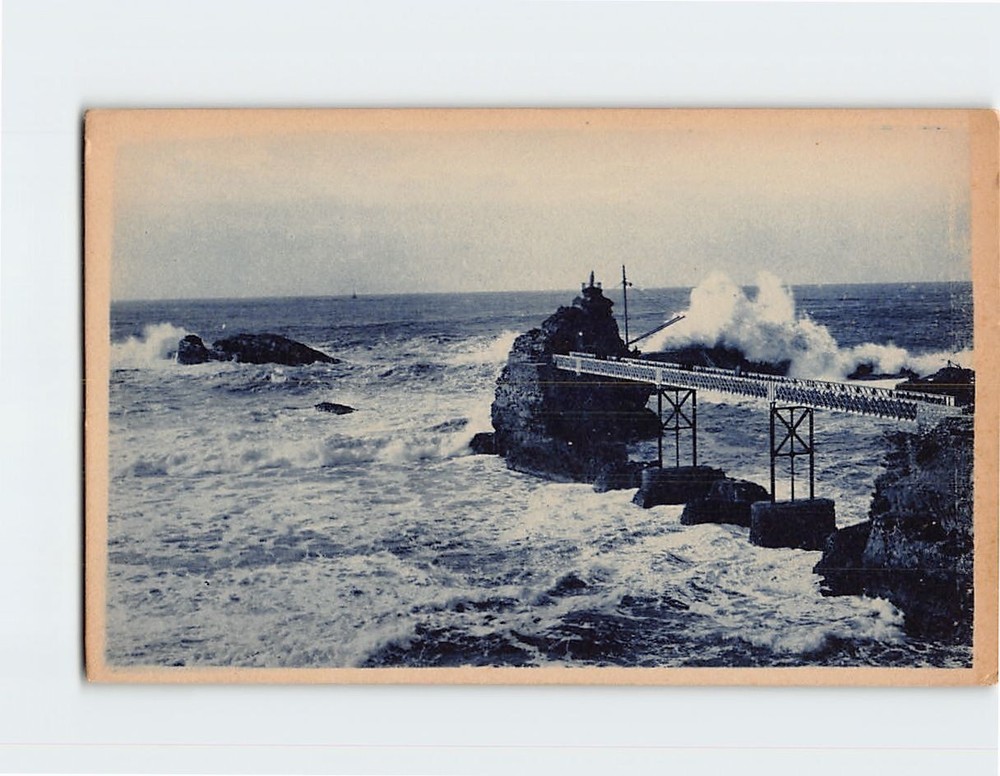 Postcard Le Rocher de la Vierge Biarritz France