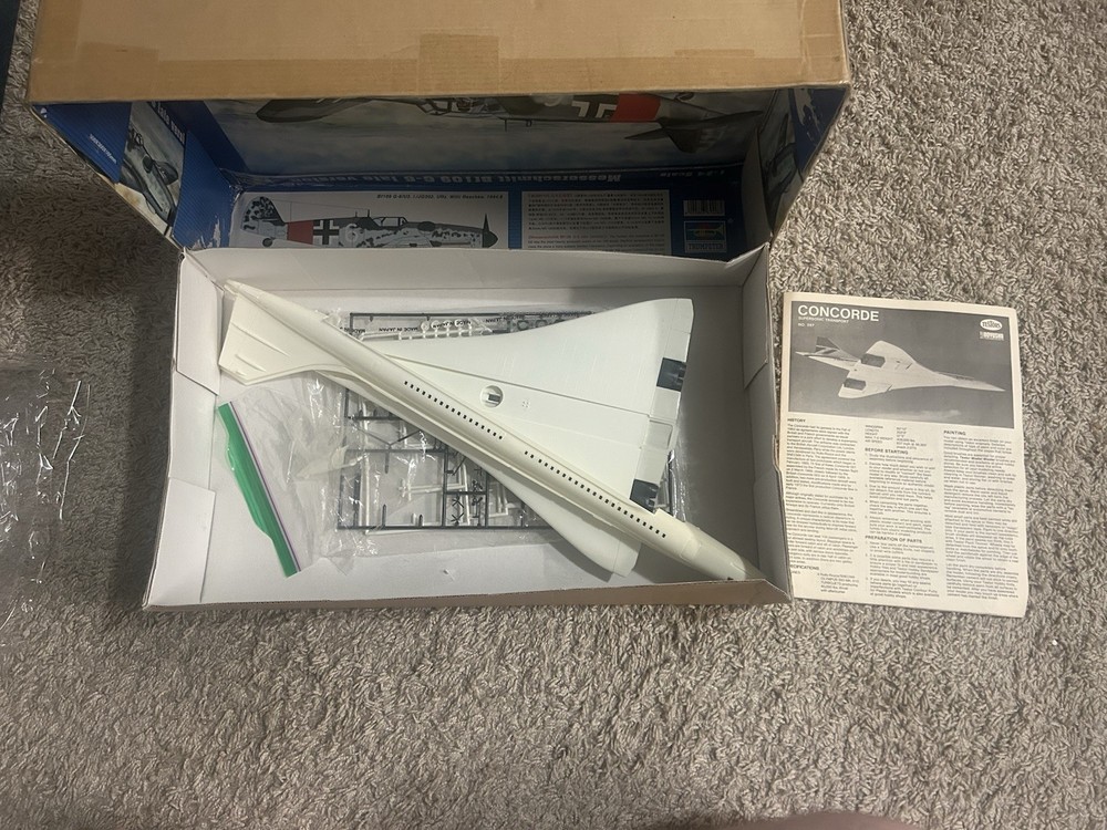 Testors Doyusha 1/100 Concorde Supersonic Jet Model Kit