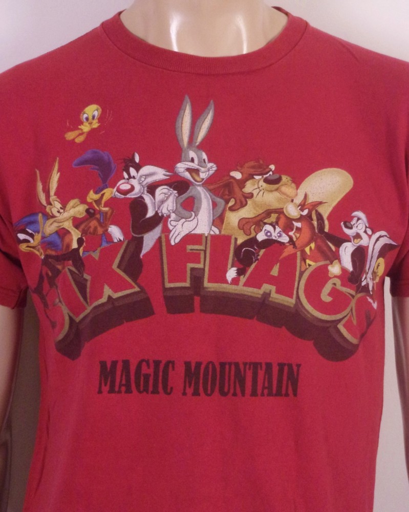 vintage 90s Rare Six Flags Magic Mountain CA T-Shirt Looney Tunes Bugs Taz M
