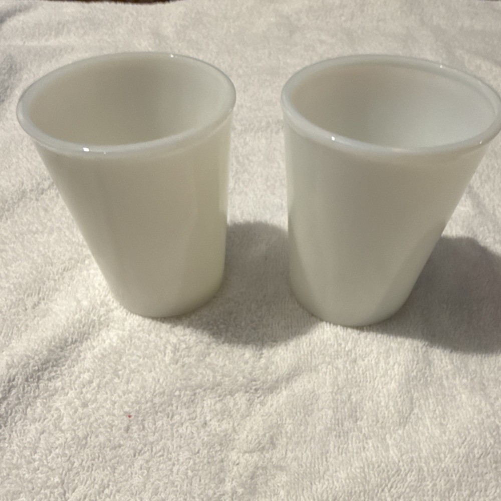 White Milk Glass Tumbler Set of 2 Glossy Round Design Unisex Adults