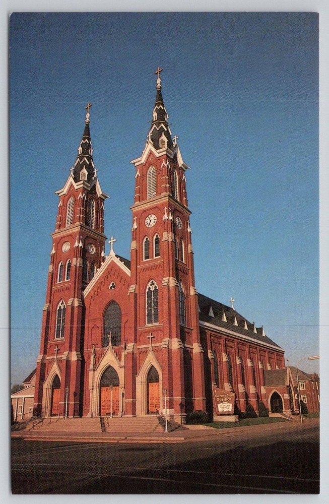 Dyersville Iowa Basilica of St. Francis Xavier Chrome Postcard